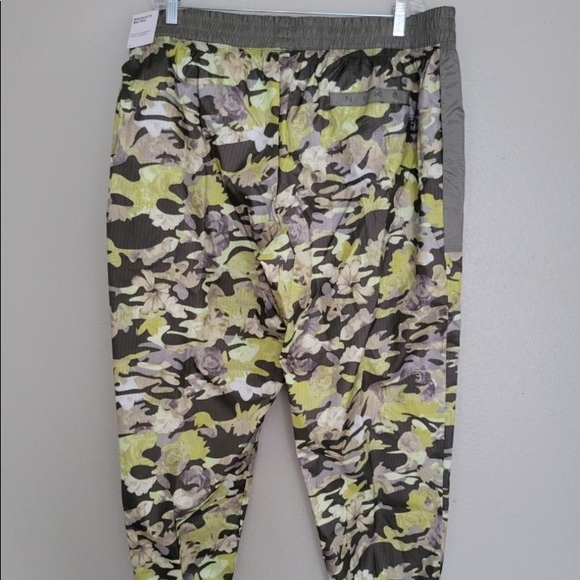 ‼️ONLY 1‼️ Nike Women’s Outfit XXL - Picture 12 of 16